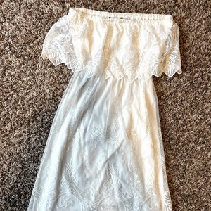 Express open back cream lace dress - size s